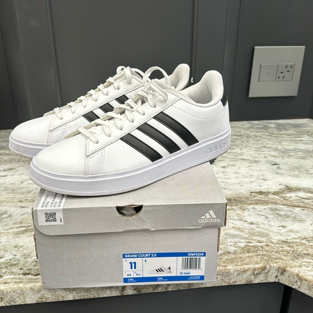 Like New Adidas Grand Court 2.0 Sneakers
